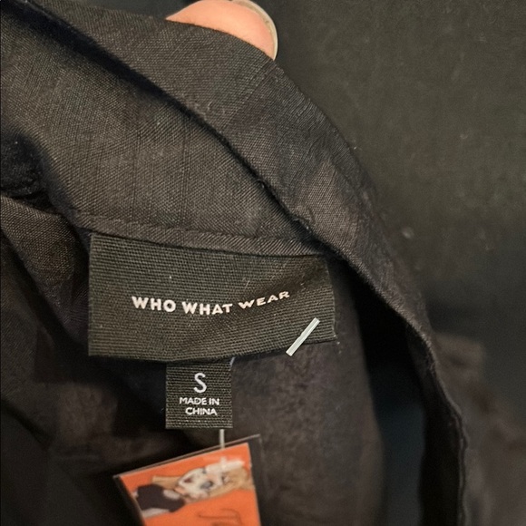 Who What Wear Black Ruffled Wrap Cap Sleeve Blouse - Picture 2 of 4